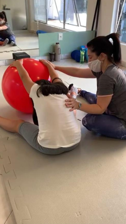 Alongamento pilates kids